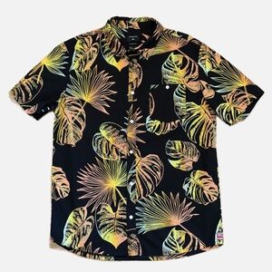 Quiksilver Hawaiian Shirt Men Large Regular Fit Floral Button Up NWOT
